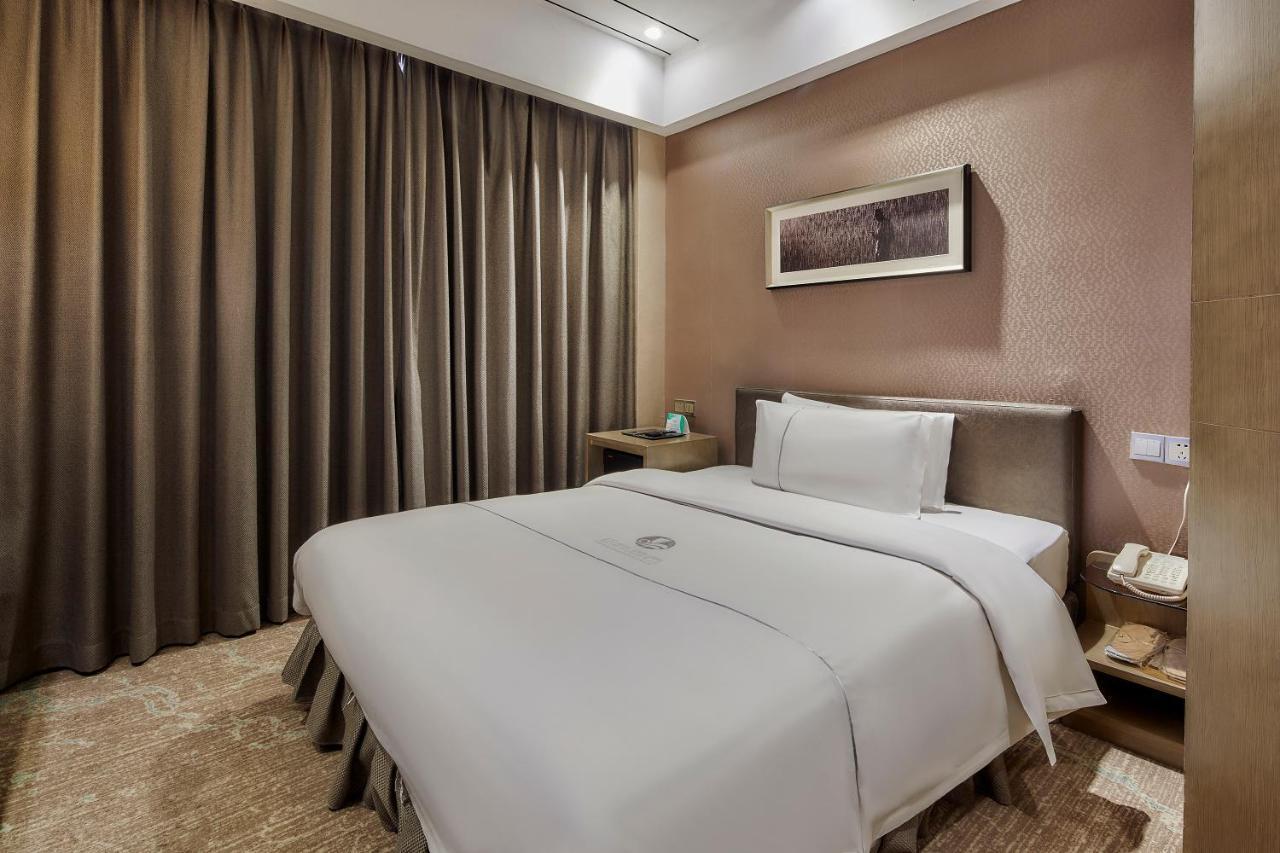 Insail Hotels Canton Extérieur photo