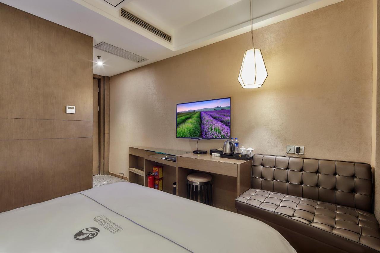 Insail Hotels Canton Extérieur photo