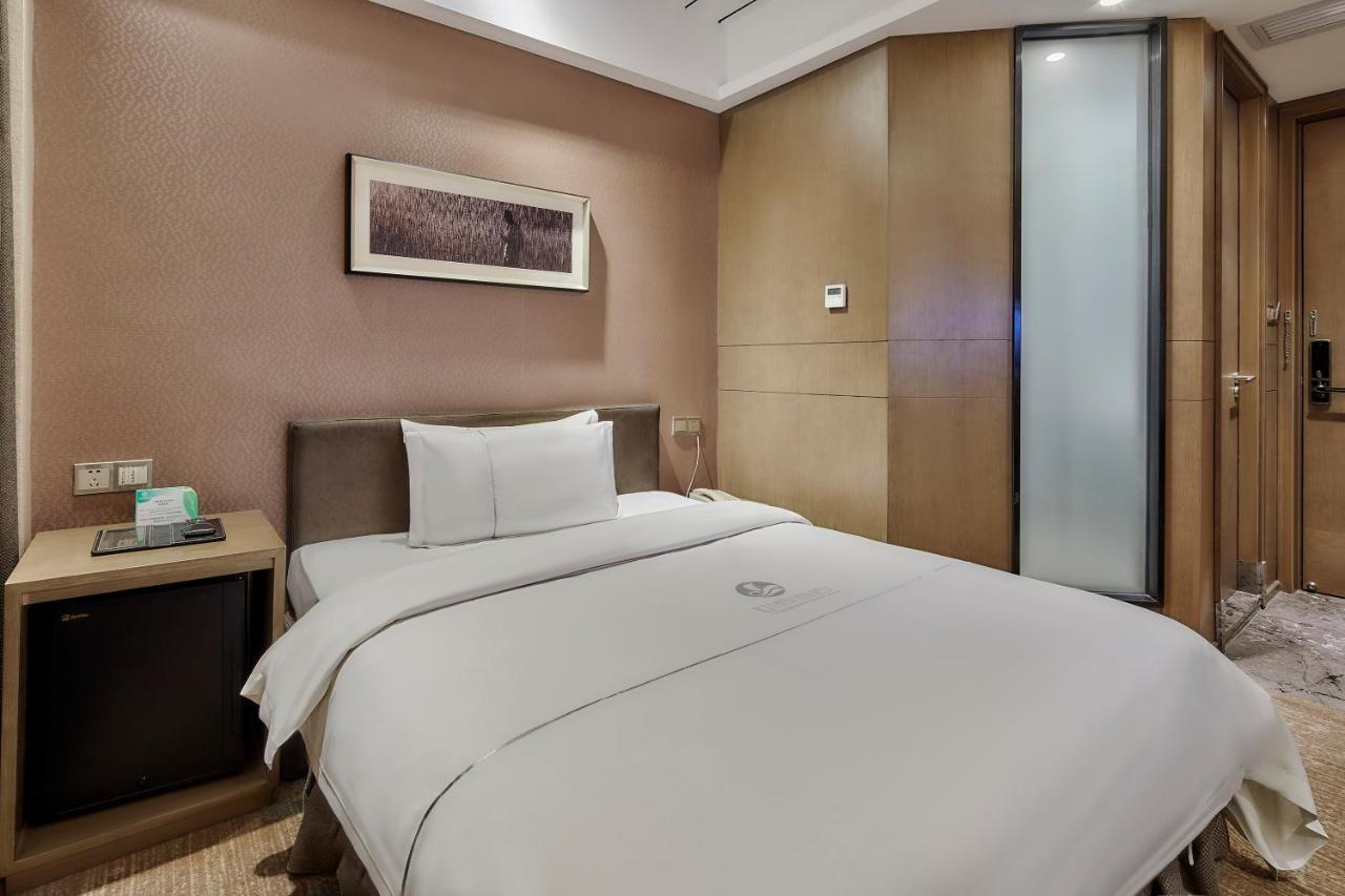 Insail Hotels Canton Extérieur photo